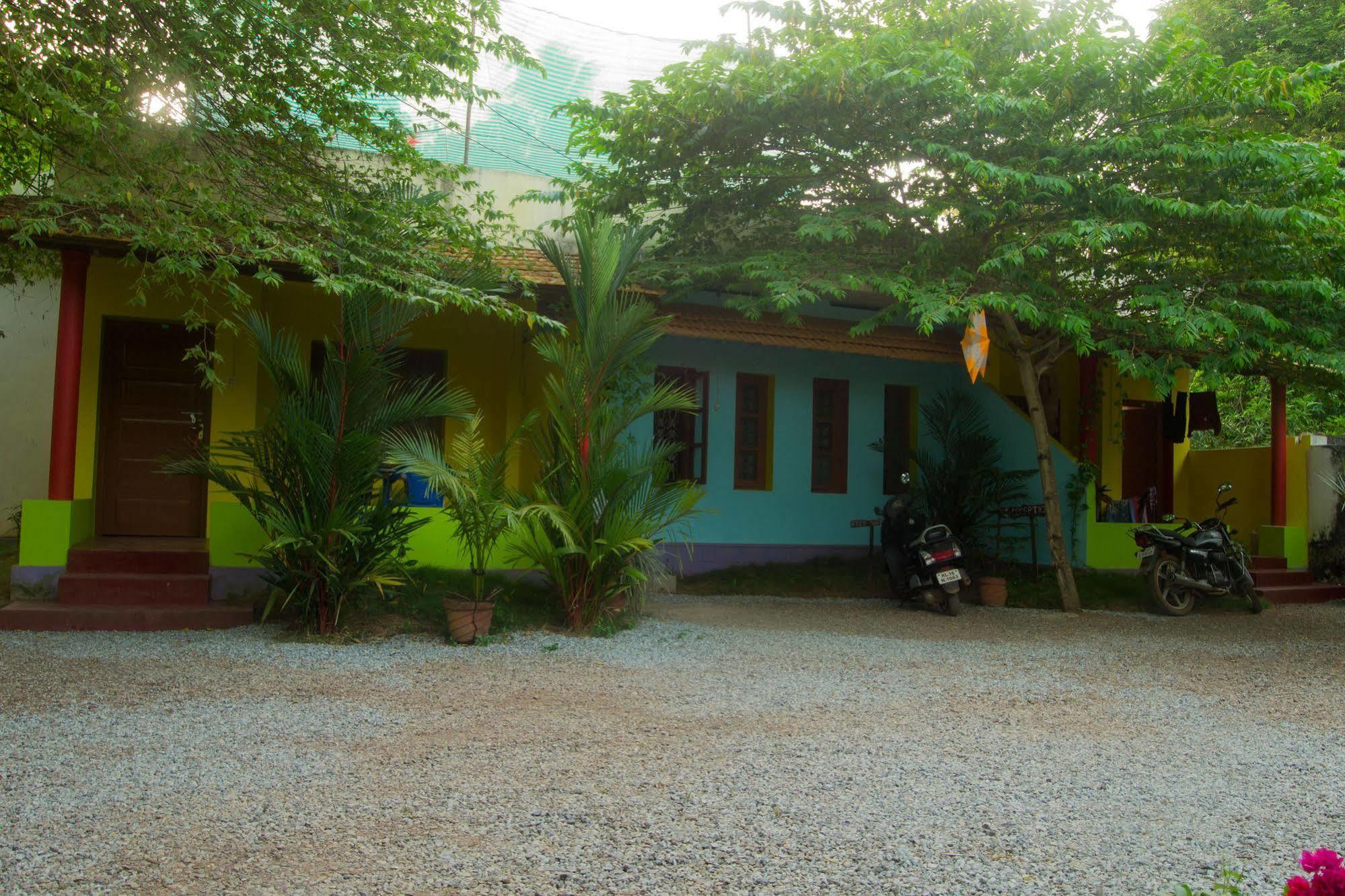 Hotel Heavenly Breeze Varkala Esterno foto
